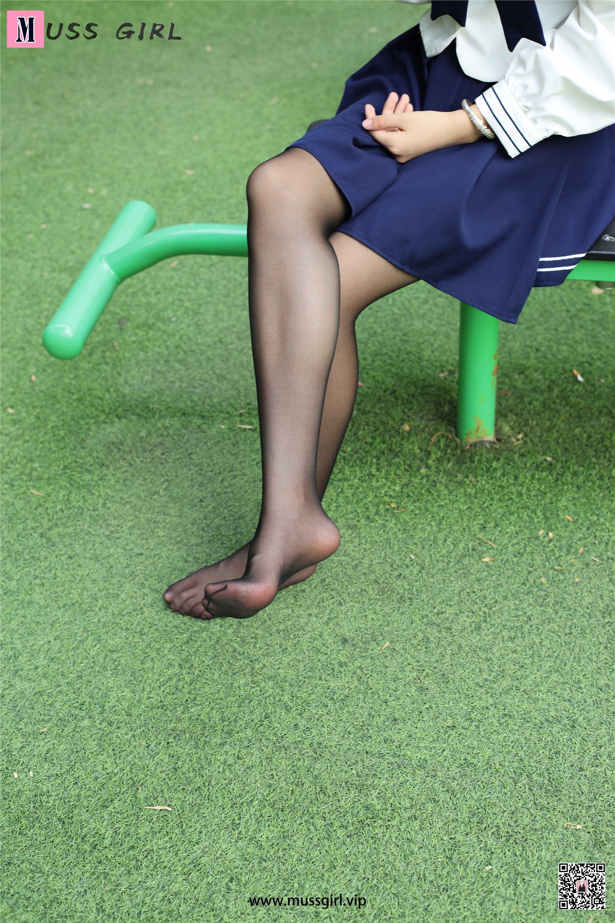 MussGirl慕丝女郎  NO.216 草地JK制服黑丝4